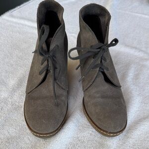 Womens J. Crew Charcoal Lace Up Wedge Suede Boots size 5 MacAlister